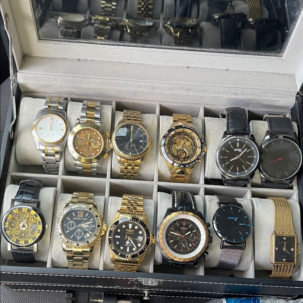None of them have boxes and yes theyre real just message for more pics and price